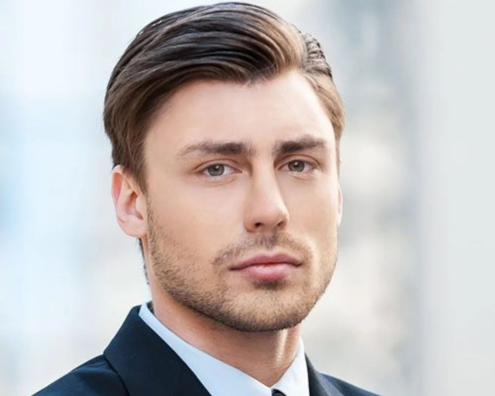 27 Professional Men’s Haircuts for Modern Businessmen 24 Comb Over