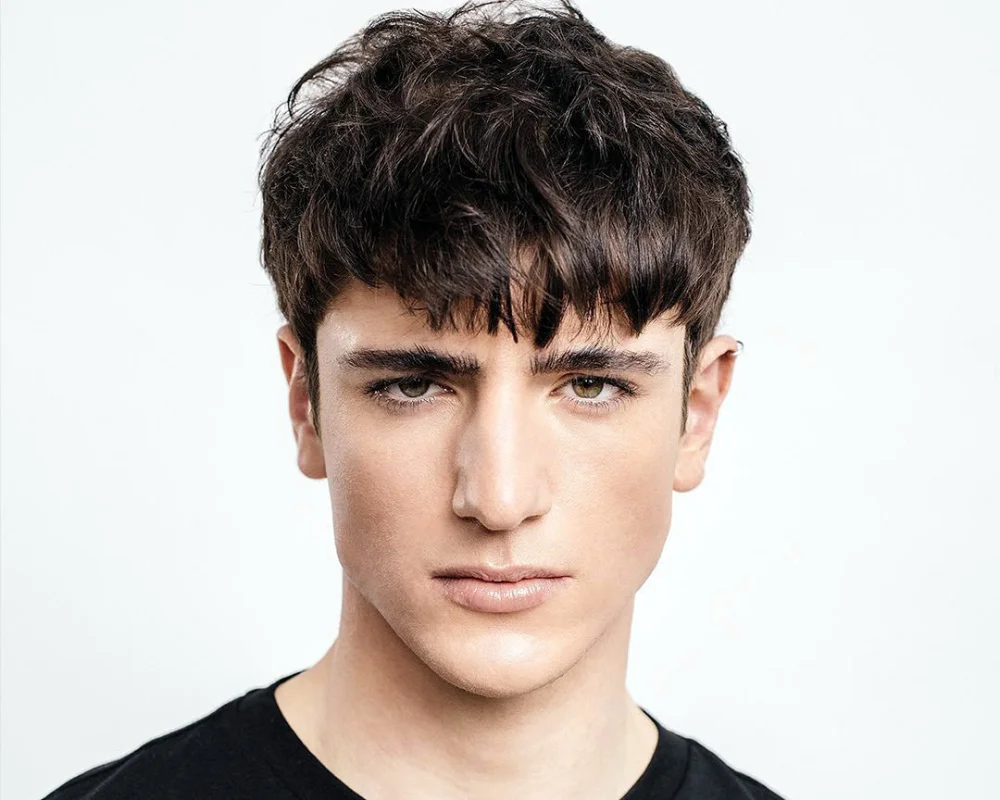 27 Professional Men’s Haircuts for Modern Businessmen 16 Medium Tousled Fringe