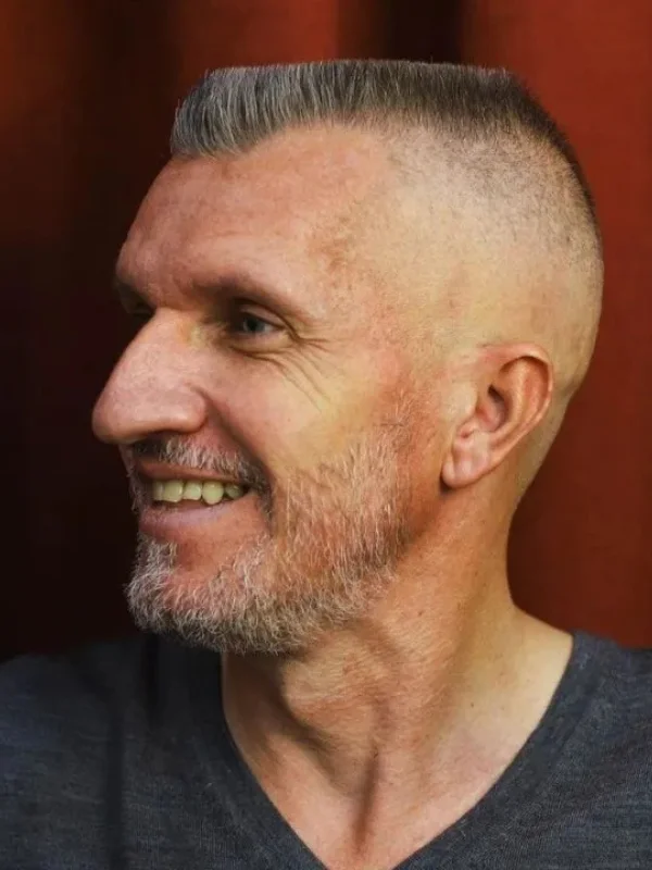 40 Classy and Flattering Hairstyles for Older Men with Thinning Hair 40 Beard with Flat Top Hair and Skin Fade Classy Older Men’s Hairstyles_ Thinning Hair