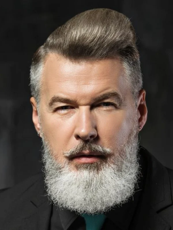 40 Classy and Flattering Hairstyles for Older Men with Thinning Hair 18 Long back and sides Flattering Older Men’s Hairstyles For Thinning Hair
