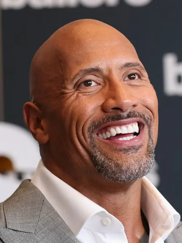40 Classy and Flattering Hairstyles for Older Men with Thinning Hair 19 Shave your head Flattering Older Men’s Hairstyles For Thinning Hair